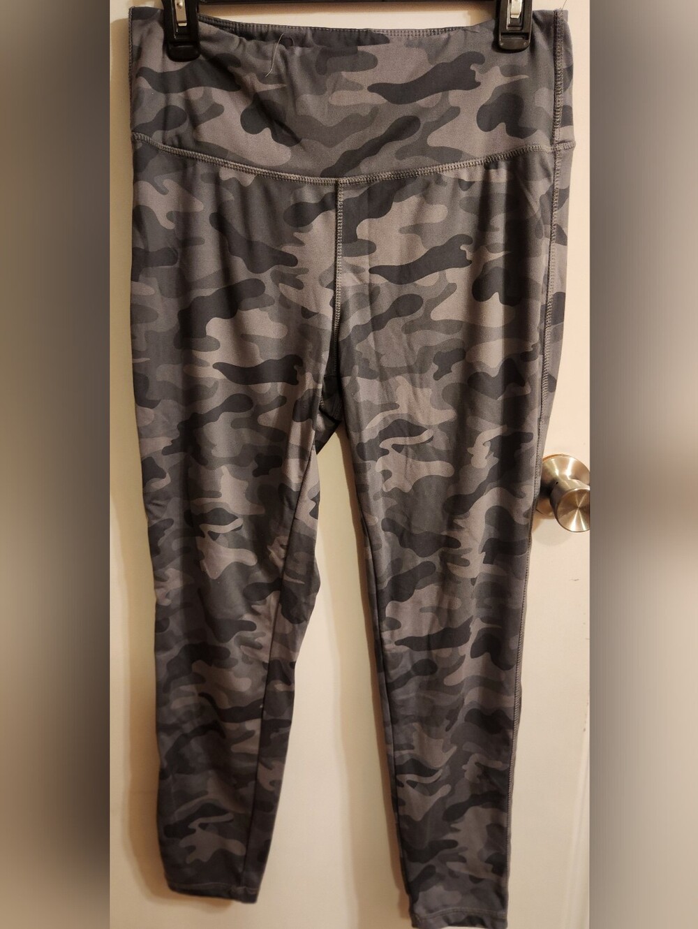 Womens Large Gray Camo Leggings